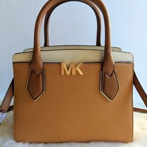 🔥🔥Michael Kors Montgomery MD Messenger